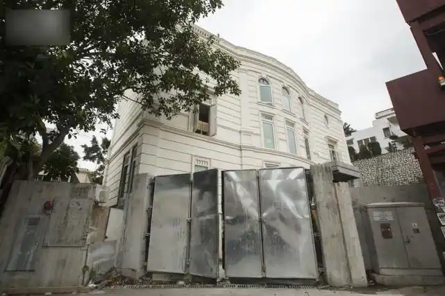 甘比低调卖房入账近4亿,豪宅内景曝光,荒废了十多年实在太可惜