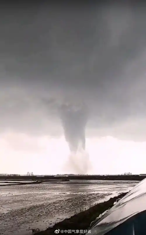 黑龙江出现冷龙卷风不太符合气象规律网友五常大米还好吗