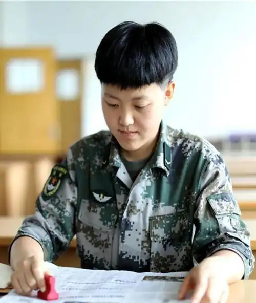 快看,女兵的军营年华有多美!|新兵|新兵连|入伍_网易订阅