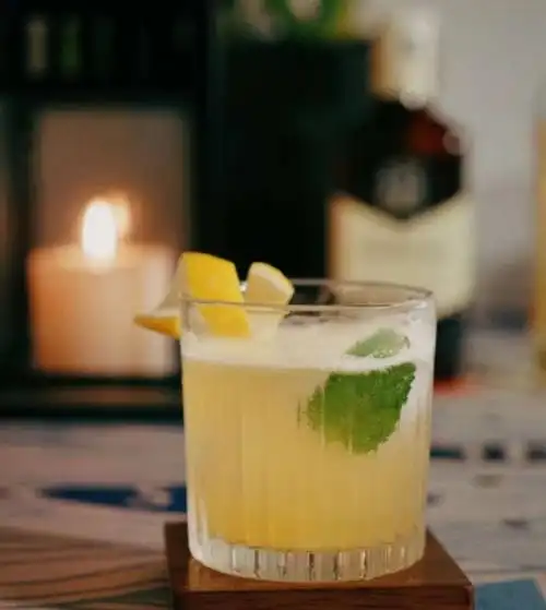 「威士忌酸」酒管182刘又萍