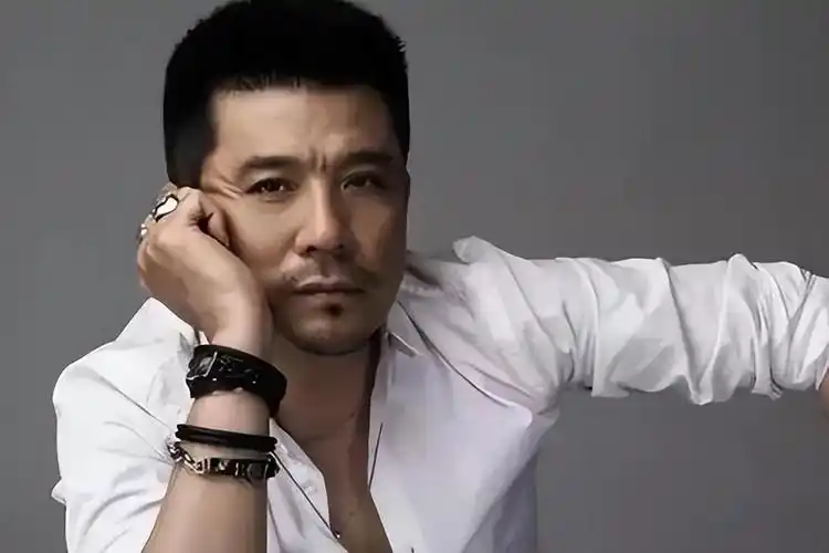 孙淳:因太帅没戏拍,"吃软饭"十年,妻子患病悉心多年不离不弃