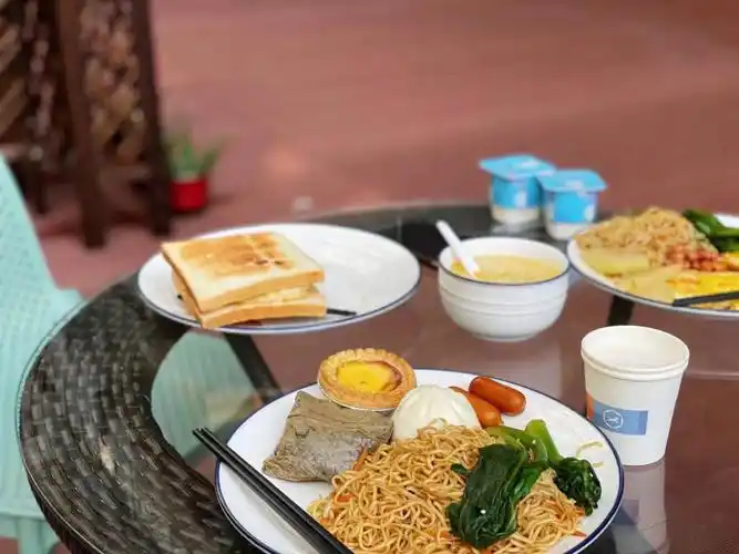 很难相信这是经济型酒店的早餐