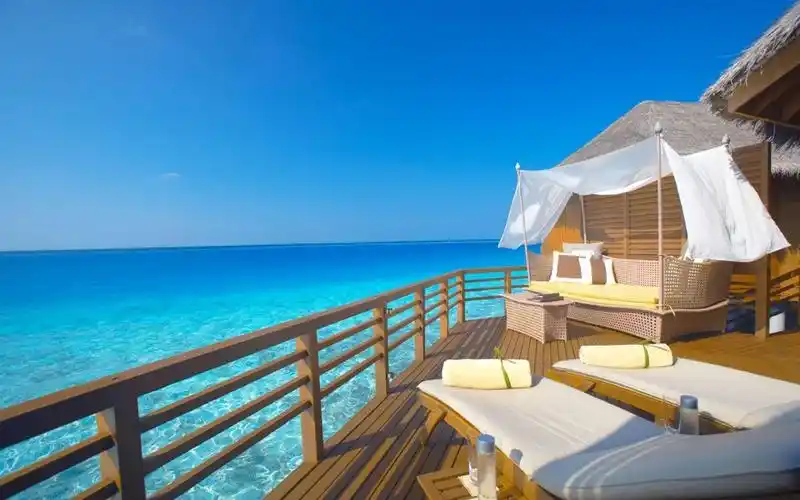 水上洋房俯瞰泻湖高清桌面壁纸:宽屏:高清晰度:全屏