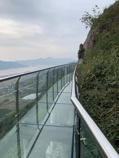 长160米高150米的象山白岩下村茅洋玻璃栈道开放啦