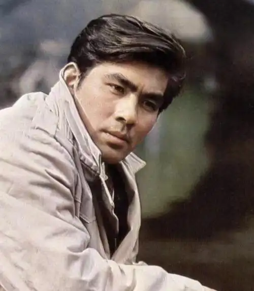 30年前的老电影牧马人纯真的爱情年轻的朱时茂秒杀众网红