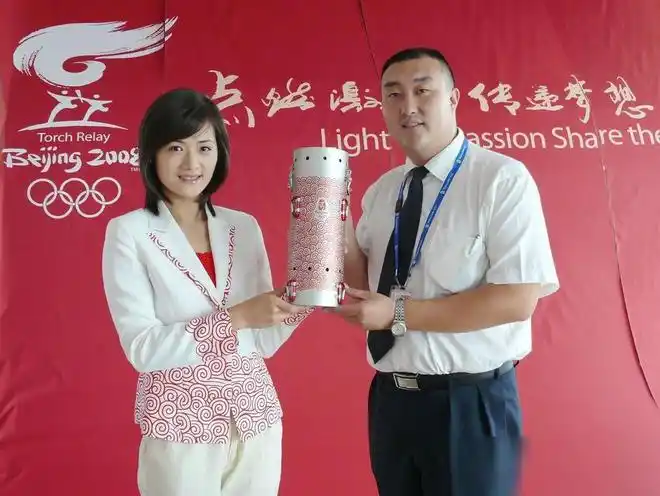 央视主播董丽萍近照曝光她是高颜值学霸如今41岁了依然单身