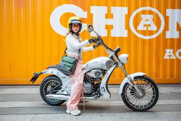 安全满分,真正上手0难度的机车新物种|宗申yomi abs版静态测评