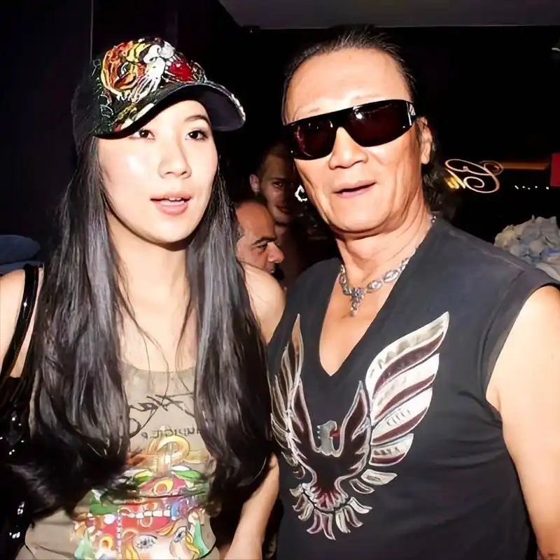 回顾谢贤前女友coco12年青春换来2000万如今怎样了