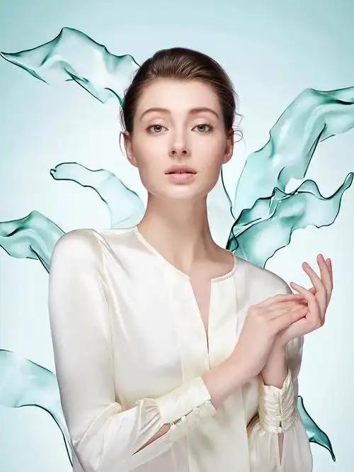 模特护肤美妆美女微笑笑容模特医美女装酷流行时尚珠宝高清照片摄影