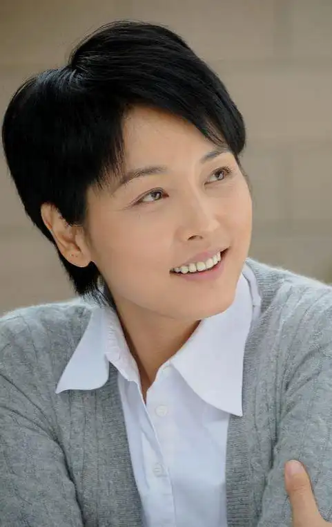 女星张延选美大赛冠军撞脸王祖贤嫁大5岁香港演员张锦程