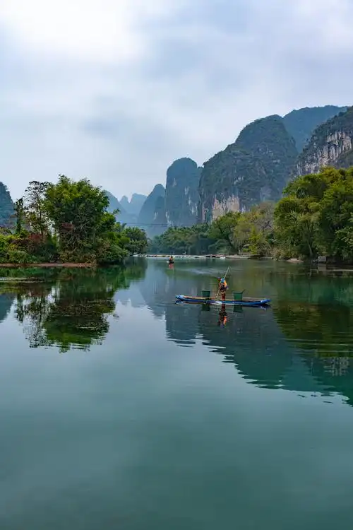 桂林山水阳朔十里画廊遇龙河风光