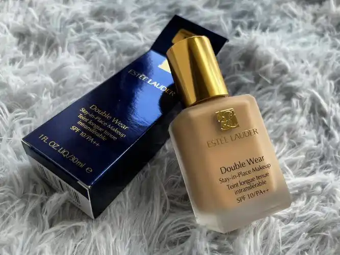 夏日混油福音雅诗兰黛dw持妆粉底液