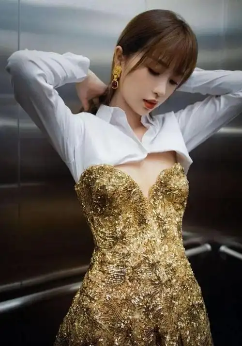 太惊艳了!27岁虞书欣,身材真是炸裂啊!