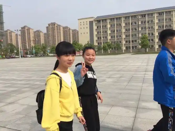 去金寨一中考试