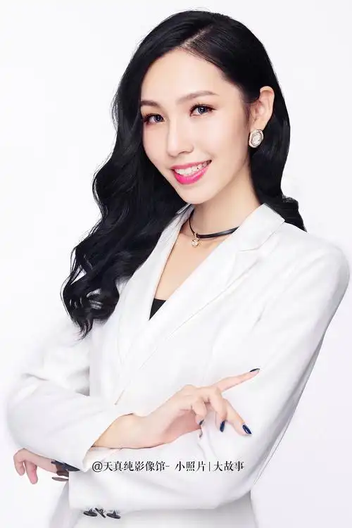 女生商务形象照职业形象照