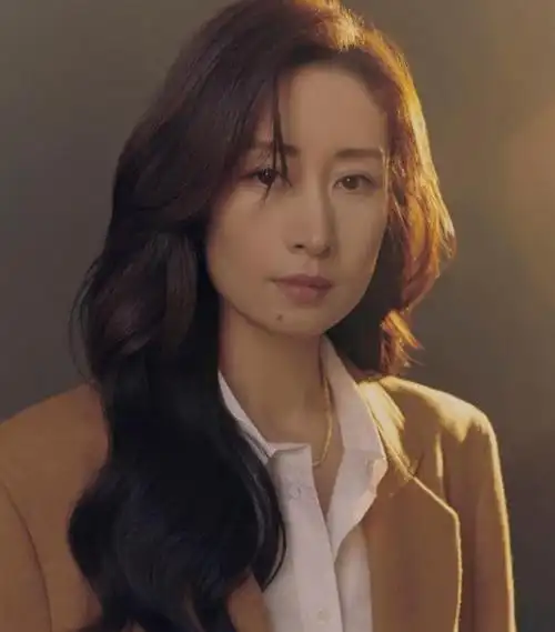 黄亦玫脱离现实?看了小巩俐刘敏涛才懂,真实世界比电视剧更残酷