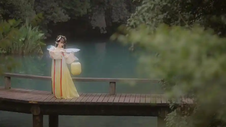 汉服小仙女唯美蝶翼梦幻写真,高清壁纸图片,可爱美女-回车桌面