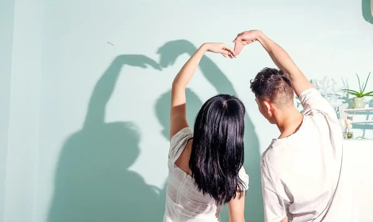 异性之间的"越界",往往始于男生的三个"主动"