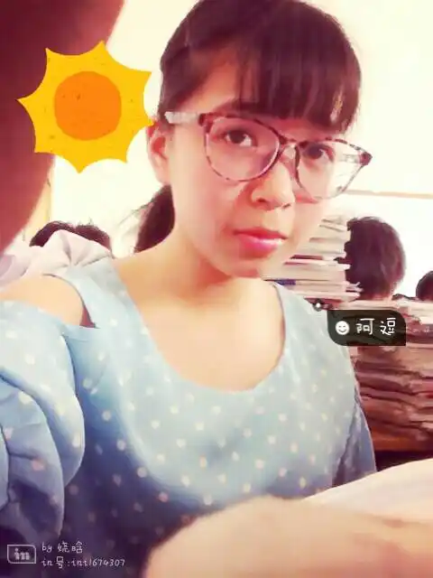 我今年16岁,身高161,胸围34b,体重54公斤,可能是比较胖一些吧,可是跟