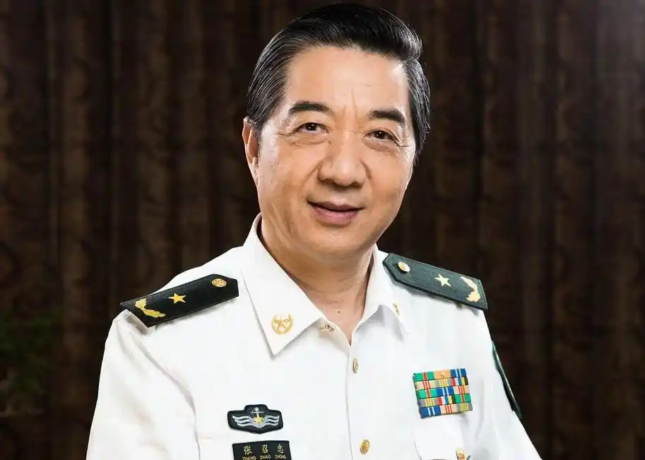 2017年,一海军少将面对镜头嚎啕大哭:我们受了多少窝囊气