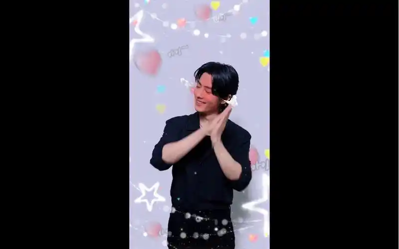 肖战手势舞小表情真多啊