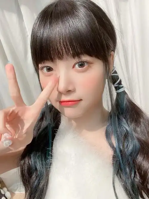 大家来看这个可爱的小女孩,全世界最适合双马尾的小土豆洪恩採(图源