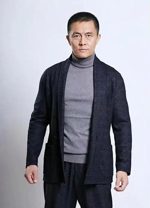 毕竟他们都是活跃在演艺界一线的优秀演员,工作的繁重压力始终无法