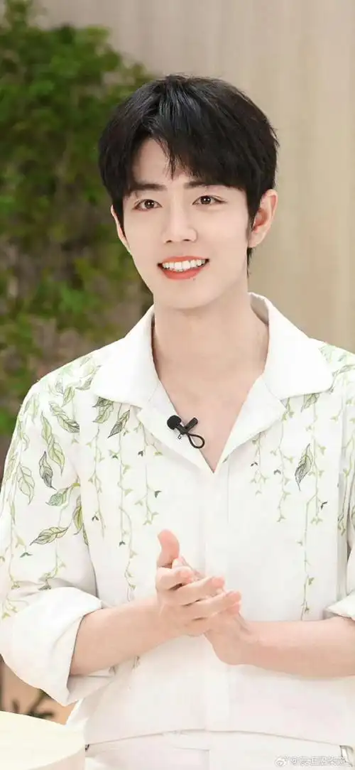 直播造型#xz#肖战#    我的白马王子,他像是美神的化身,清纯而优雅,让