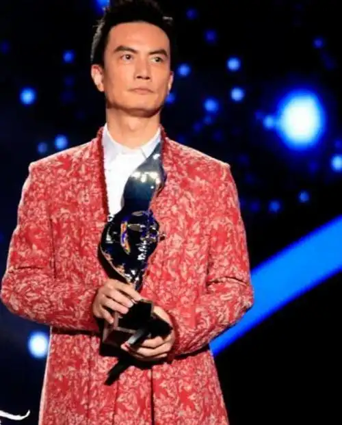 朱珠家世显赫连续10年入选世界百美和富豪相恋却嫁了圈外人