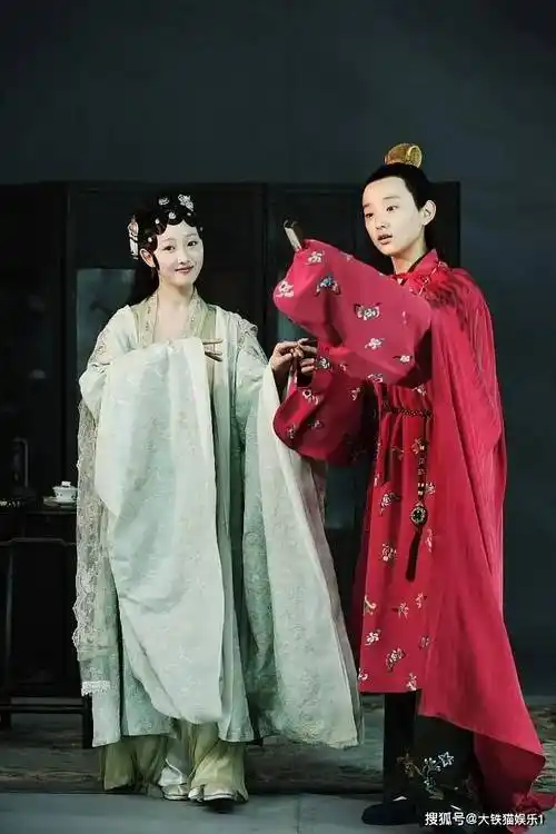 新版红楼梦演员海报曝光主演小家子气女配角都长得一个样