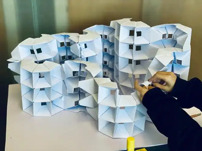 课程交流工业设计系三维造型基础2课程作业汇报展疯狂的空间