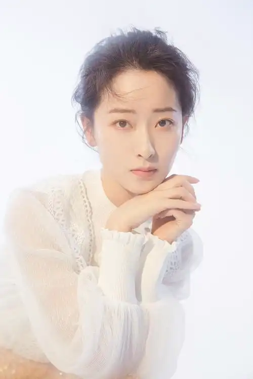 zliqko">何雨虹,1996年5月2日出生于山东省青岛市,中国内地影视女演员