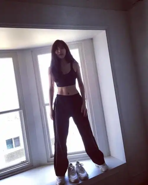 身高162的她凭什么被称"性感小野马",看完她这身材,实至名归|泫雅