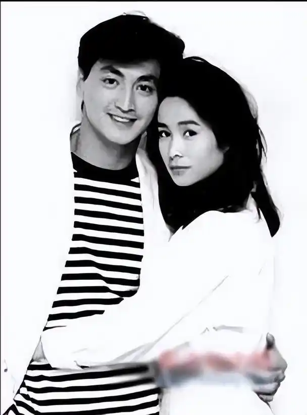 "展昭"何家劲:退圈从商身家过亿,早于结婚生子,妻子身份成谜