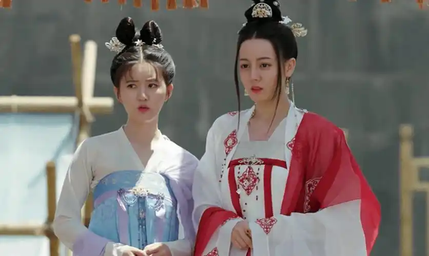 《长歌行》开播后热巴被嘲不如女二赵露思,将来还会被金晨艳压?