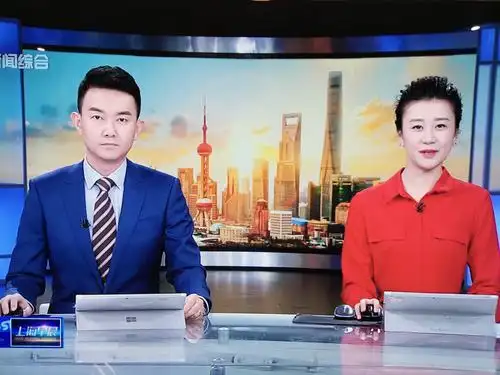上海广播电视台新闻综合频道上海早晨的新闻主播