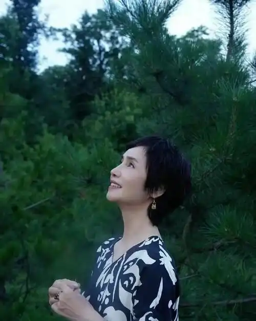 作为湖南籍主持人,徐俐的回归在湖南卫视的综艺节目上堪称一次重大