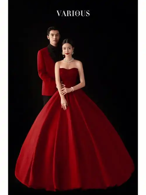 绝美棚内内景红色礼服婚纱照