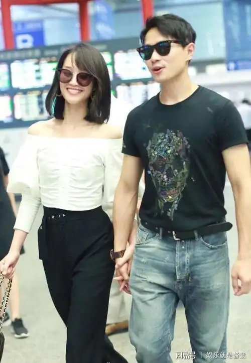 蓝盈莹与曹骏十指相扣两人身高相差无几网友曹骏真有175