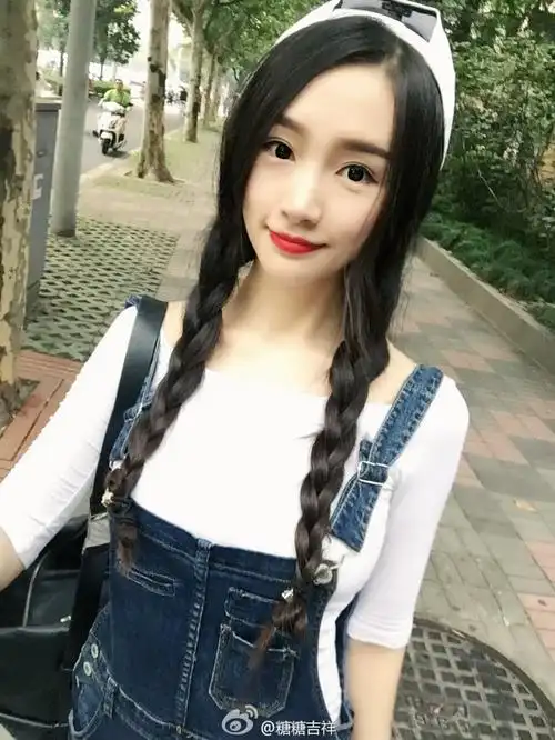 上海大长腿妹子@糖糖吉祥唯美自拍生活照