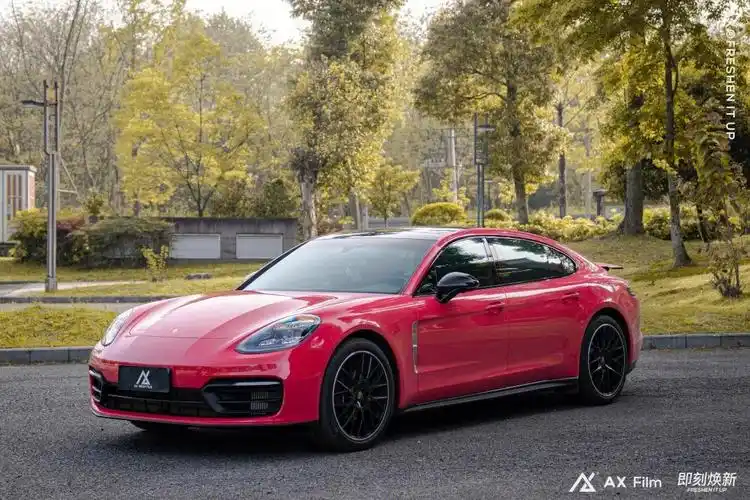 帕拉梅拉车身改色草莓红