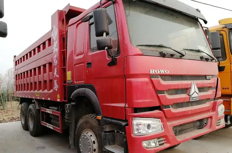 库存重汽豪沃后八轮工程自卸车