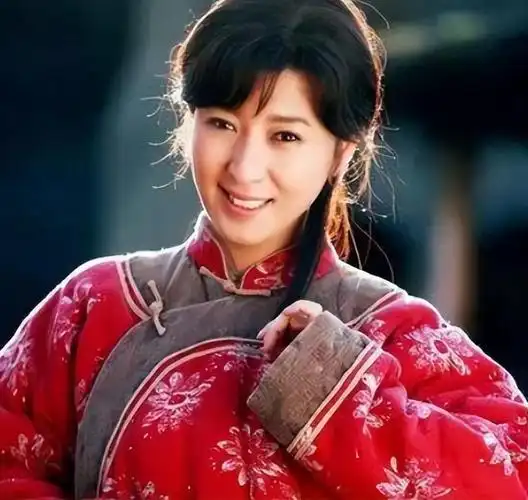 闫学晶的老公是谁("二人转女王"闫学晶:两段婚姻三个孩子,两任丈夫都