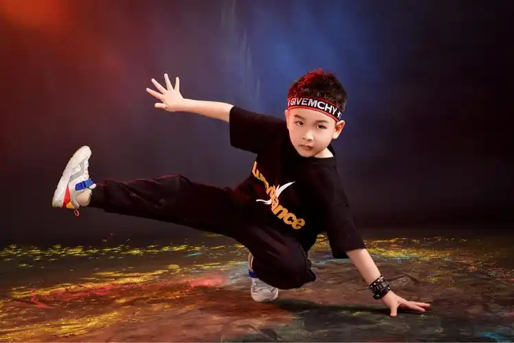 修图师-海智的儿童摄影作品《街舞男孩》