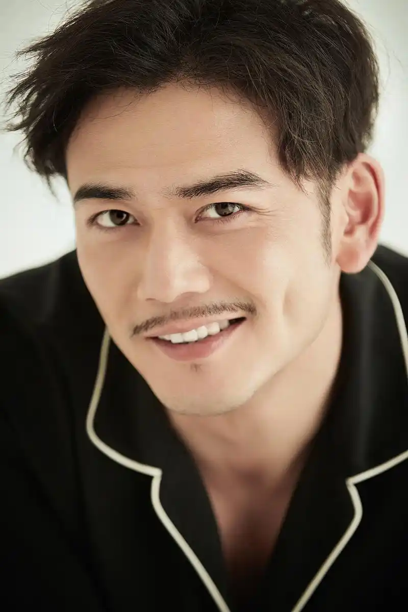 "小包总"杨烁化身荷尔蒙大叔,撩你没商量,不是一般的帅