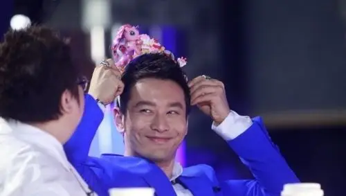 《中国梦之声》成都海选现场 黄晓明自曝想结婚