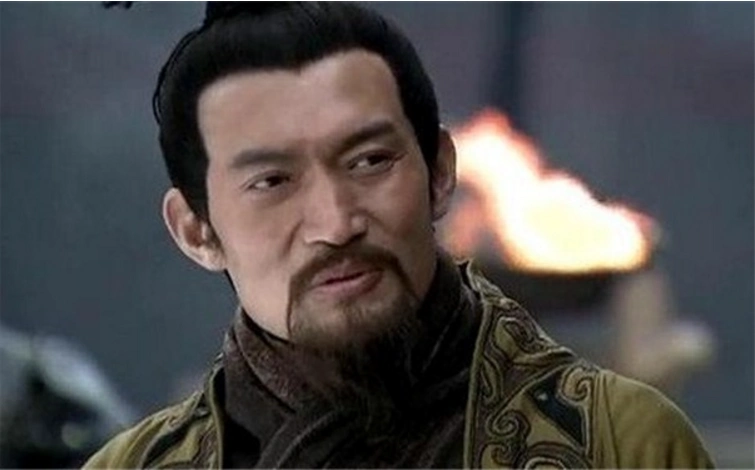 三国里的程昱究竟是武将还是谋臣看看他做过的事就清楚了