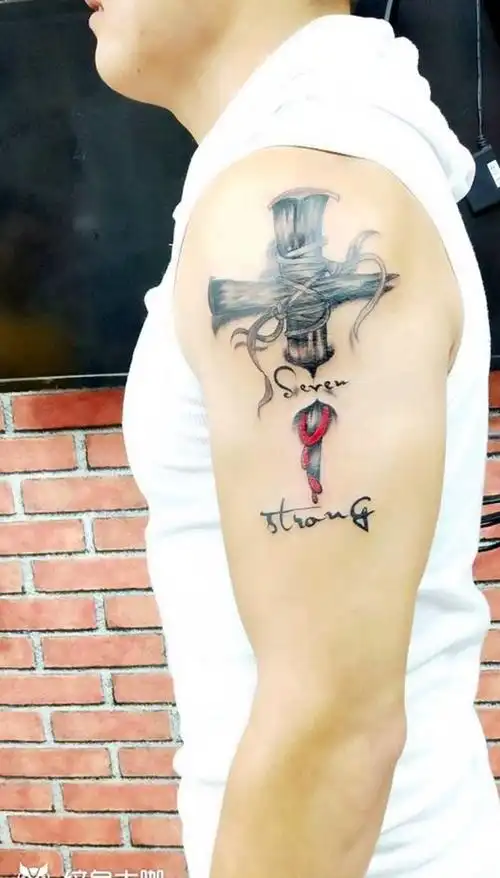 十字架纹身图片