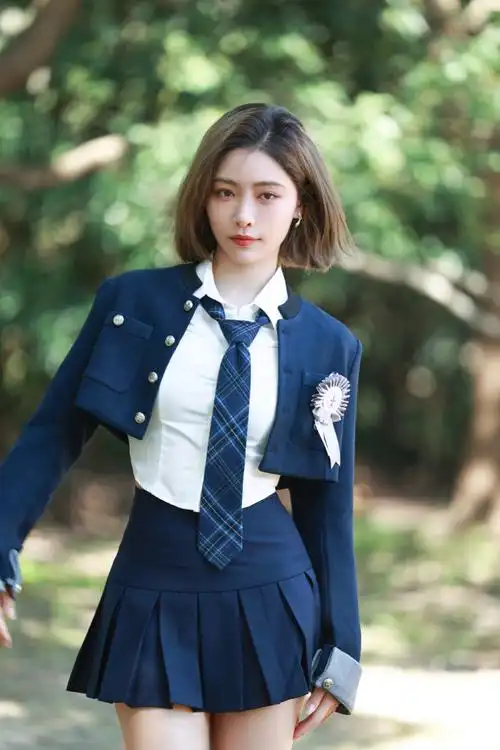 许佳琪超话02@许佳琪kiki#许佳琪着迷pv#像一缕轻风,拂过心里.