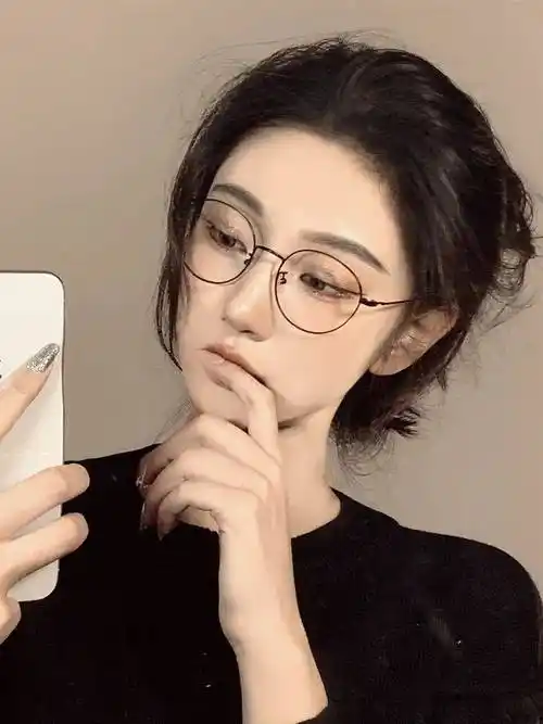 圆脸适合什么眼镜框(百度在线扫一扫测脸型配眼镜)